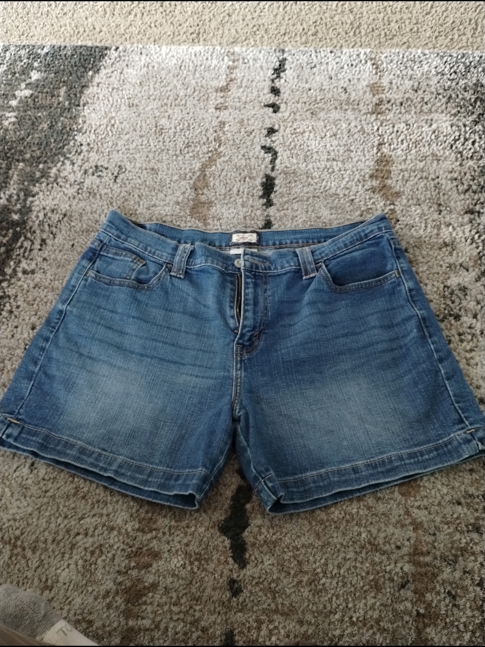 Classic Levi 515  Mid-Rise Blue Denim Jean Shorts Sz 14